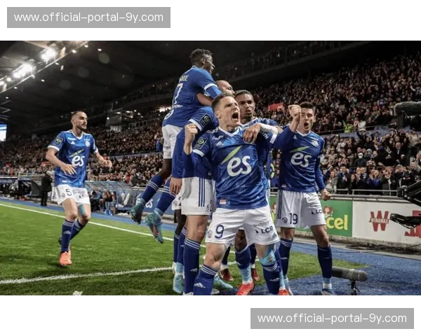 斯特拉斯堡主场迎战里昂，保级压力碰撞欧战野心